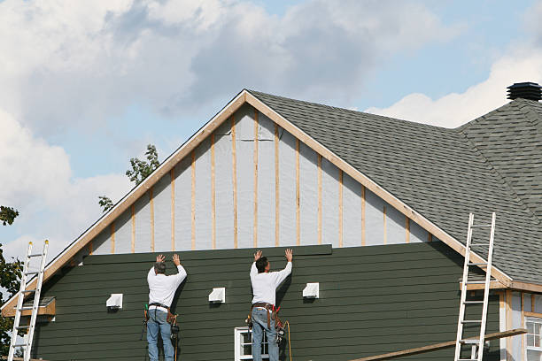 Professional Siding Contractor technician working in Amherst, VA